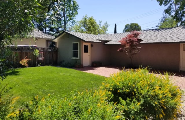 217 W. Linda Mesa - 217 W Linda Mesa Ave, Danville, CA 94526