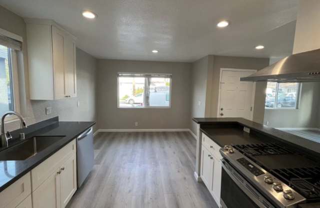 Photo of 808 Adams St