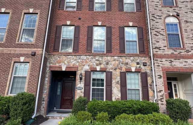 22659 NAUGATUCK Square