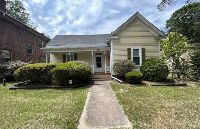 Photo of 805 North Buchanan Boulevard