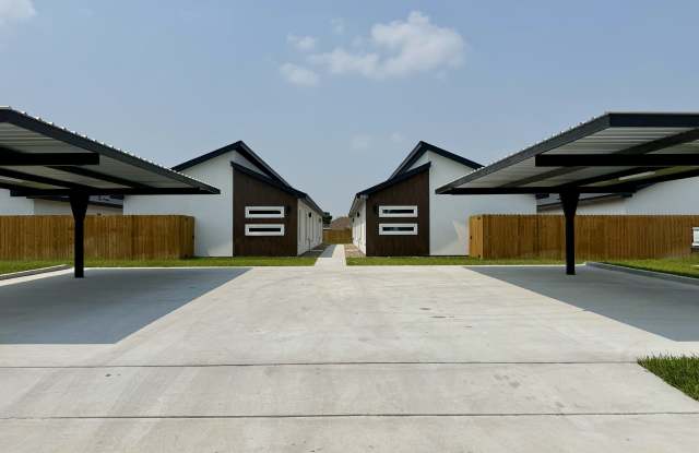 Photo of 1308 West Platinum Drive - 4