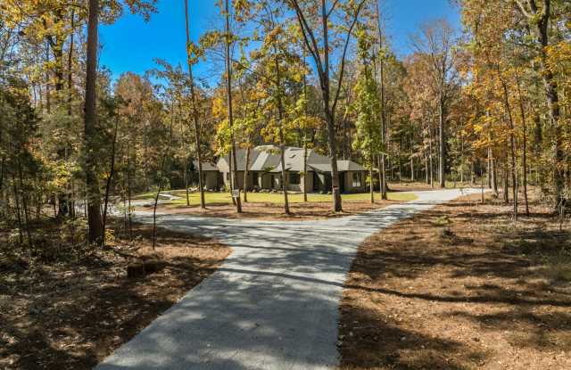 1414 B Whippoorwill Lane