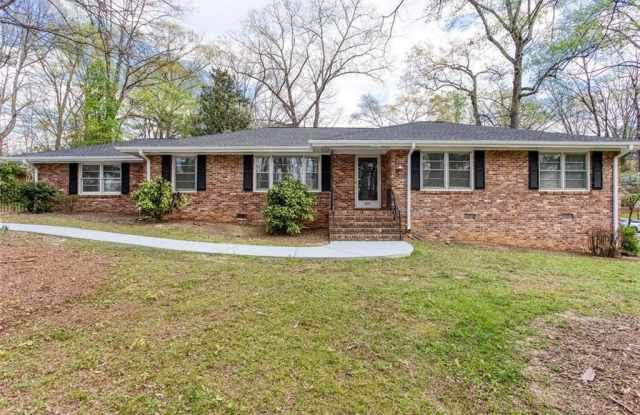 619 Grove Parkway SE