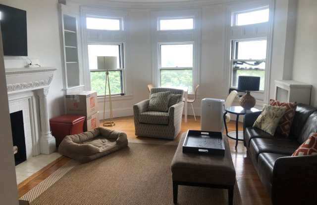 HOT BACK BAY LISTING!!!!