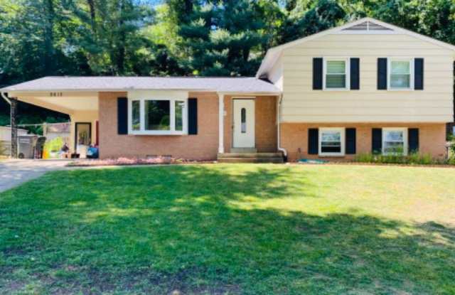 8612 Langport Dr - 8612 Langport Drive, Burke, VA 22152