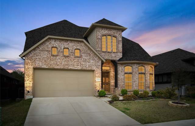 2116 Victoria Lane