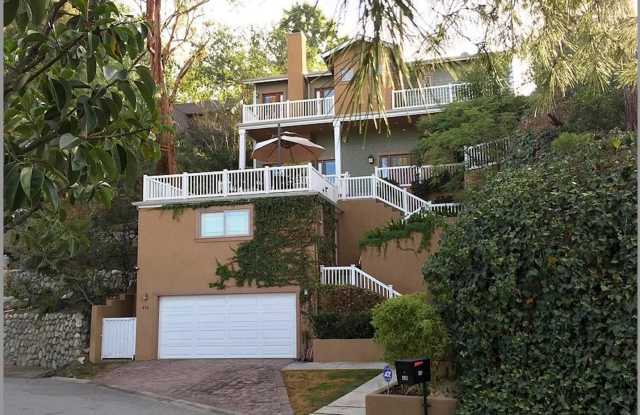 Furnished Modern 2-Bedroom, 2.5-Bath Single Family Home in Pasadena Unified School District