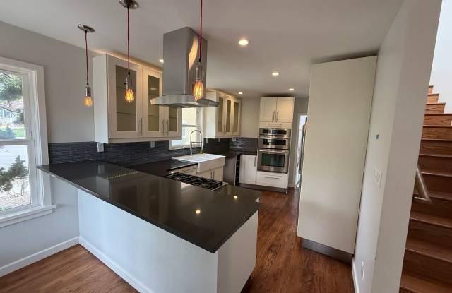 Photo of Stunning 4 Bed / 3 Bath Pacific Beach Home with Scenic Backyard  Prime Location
