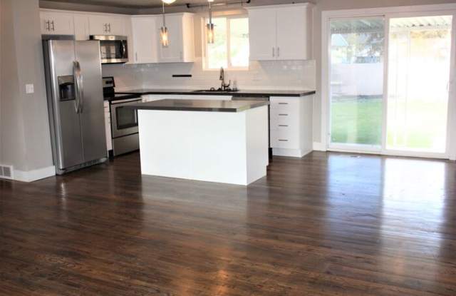 845 East 10600 South