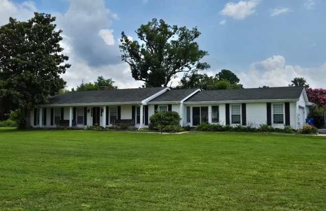 Photo of 301 QUEEN ANNE Street