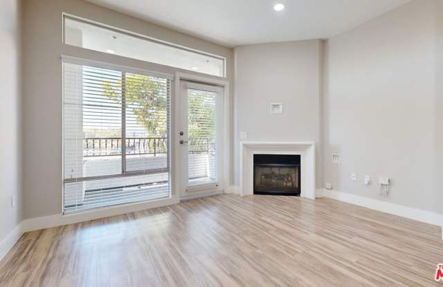 6260 W 3rd St unit: 3-116