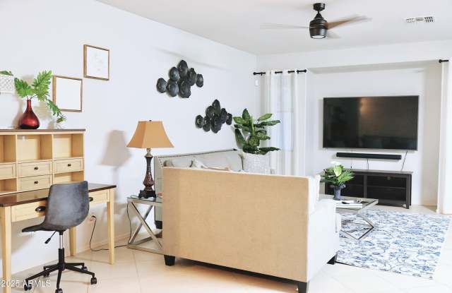 Photo of 9506 W HAZELWOOD Street