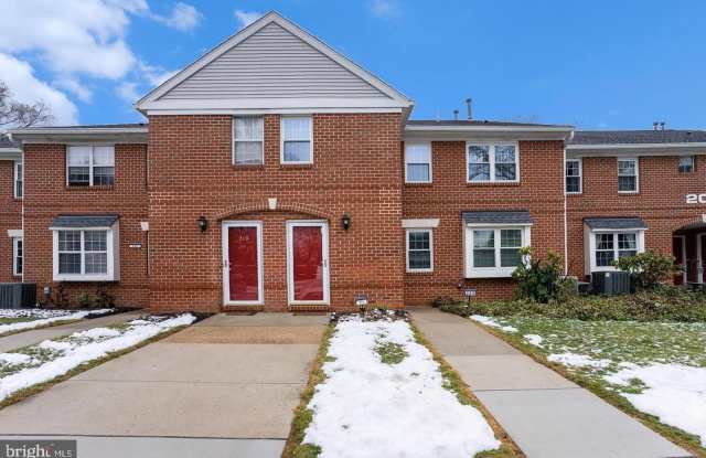 750 E MARSHALL Street unit: 211