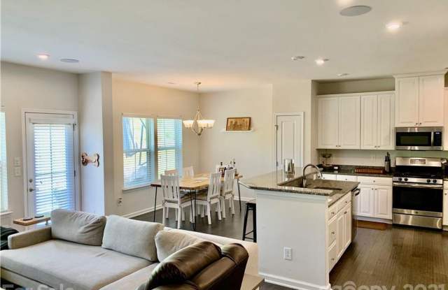 Photo of Room in 3 Bedroom Home at Audubon Park Dr