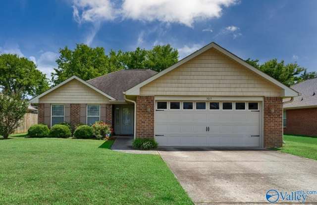 5015 Montauk Trail