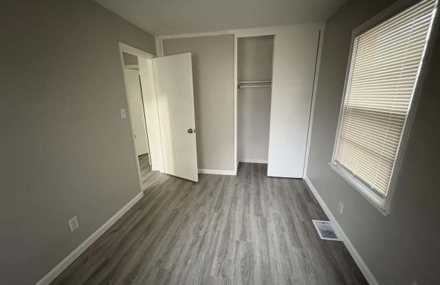 2822 W ANTOINETTE Street