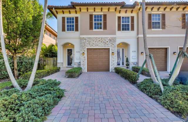 3232 Marine Dr