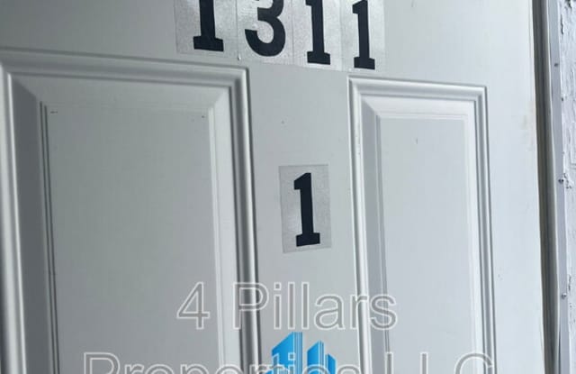 Photo of 1311 E Columbus Dr