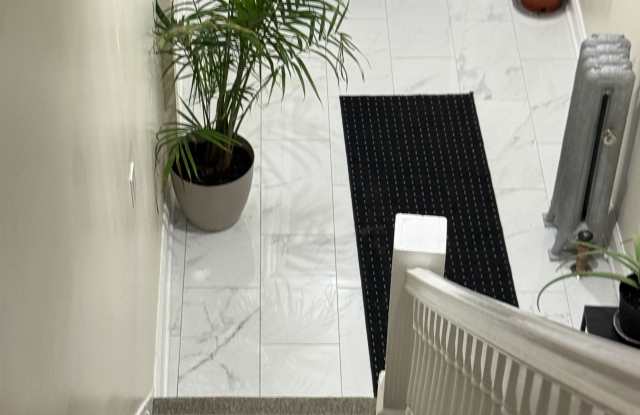 Photo of 139 S 12th Ave