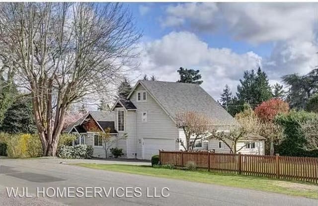 147 97th Ave Ne - 147 97th Avenue Northeast, Bellevue, WA 98004