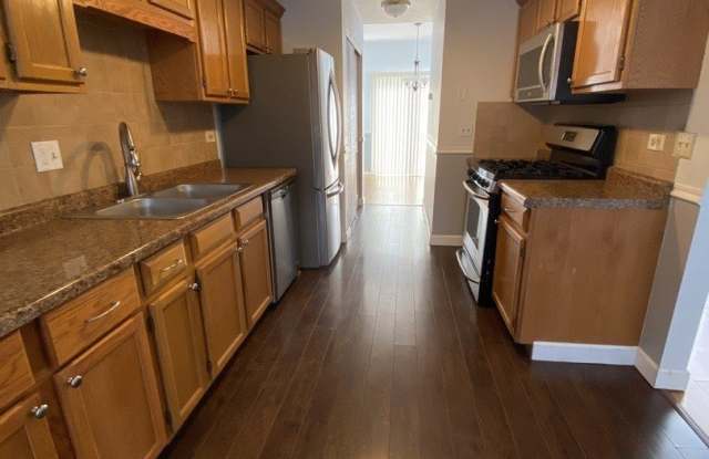 2203 Rossiter Parkway