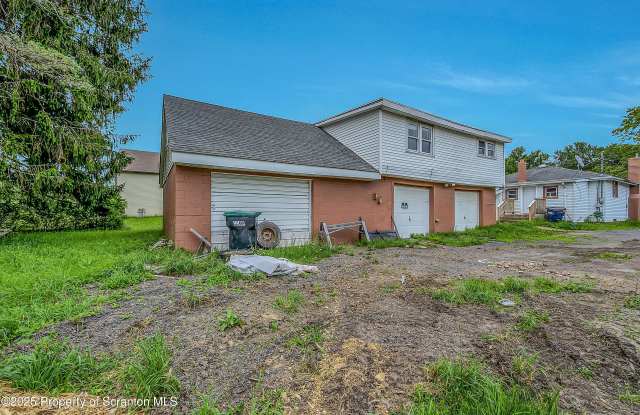 664 Laurel Drive unit: Rear