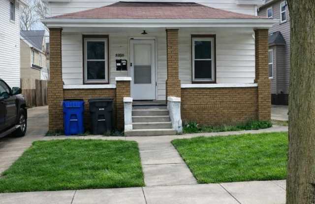 2219 W 103rd St