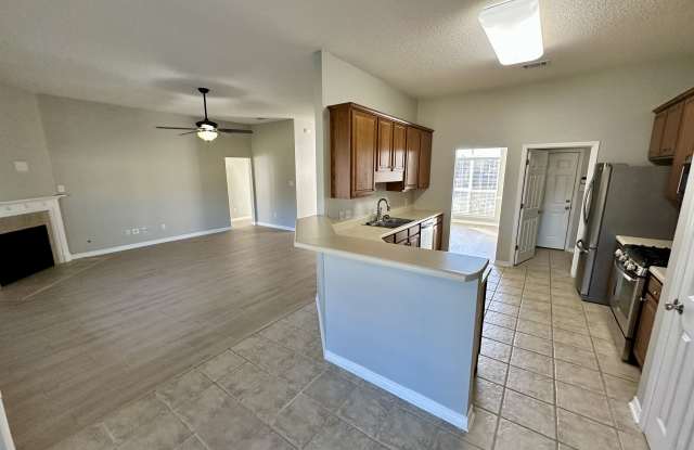 27094 Stratford Glen Dr