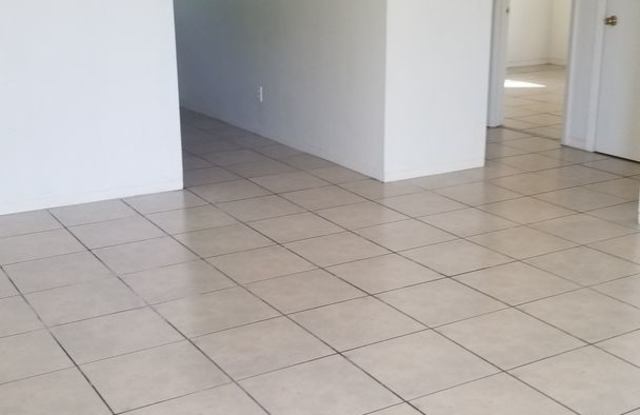 Photo of RENT REDUCTION!! 2 bed 1 bath Apartment Water and Pest Control Included