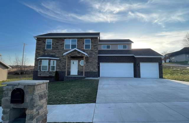 Ozark Home Available Early September - 4 bedrooms!  3 Car Garage