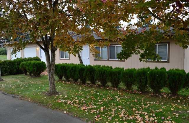 Auburn Gem: 3-Bed with Home Office, Huge Yard, and Massive Storage!