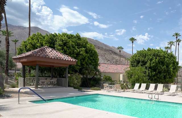 Beautifully Furnished Condo with Mountain Views