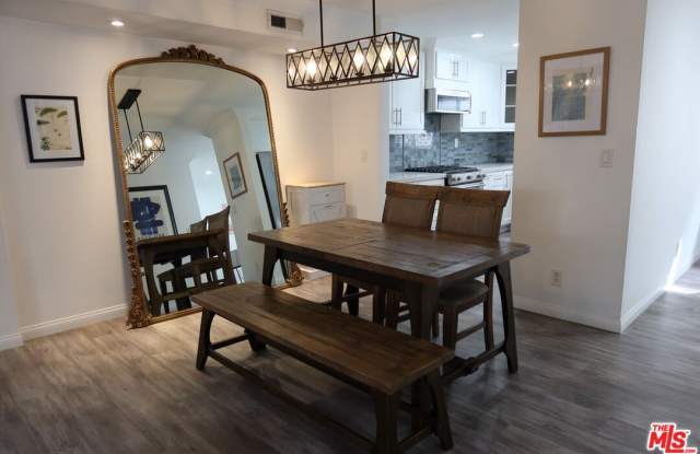 944 Palm Ave unit: 2