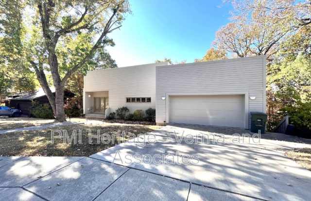 2473 N Jimmi Ave