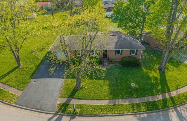 4 Bedroom 2 Bath Home For Rent in Hopkinsville!