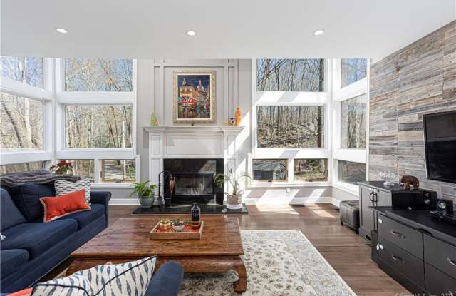 1576 Long Ridge Road