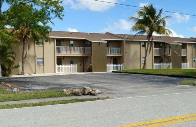 723 SE 10th Street unit: 1 & 3 & 4