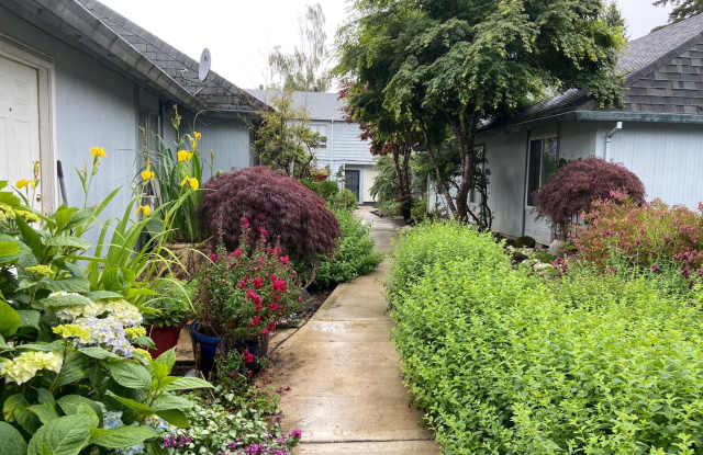 Charming Remodeled Townhome in Raleigh West - Prime Location w/ Garage  Private Patio