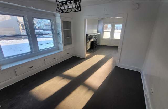 1721 Cliffview Road unit: Lower