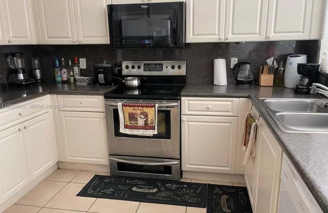 8123 W 36th Avenue 1, Hialeah, FL 33018 - 1823