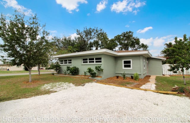 2905 Lexington St - 2905 Lexington Street, Gulf Gate Estates, FL 34231