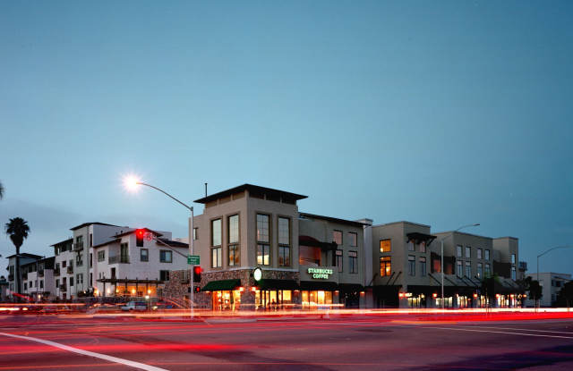 Mission Hills Commons