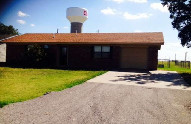 102 7TH ST - 102 7th Street, Elgin, OK 73538