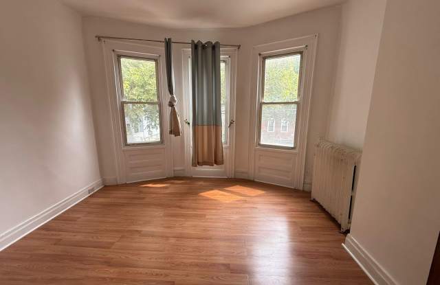 Photo of 1859 Matthews Avenue