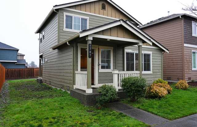 Lovely 3 bedroom 2.5 bath + office space in Tacoma - 1707 East 50th Street, Tacoma, WA 98404