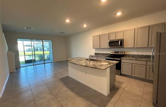 17575 CRESCENT MOON LOOP