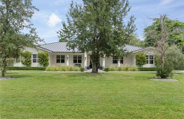 9301 SW 93rd Ave # 01 MIAMI, FL 33176