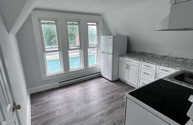 111 Laurel Hill Avenue