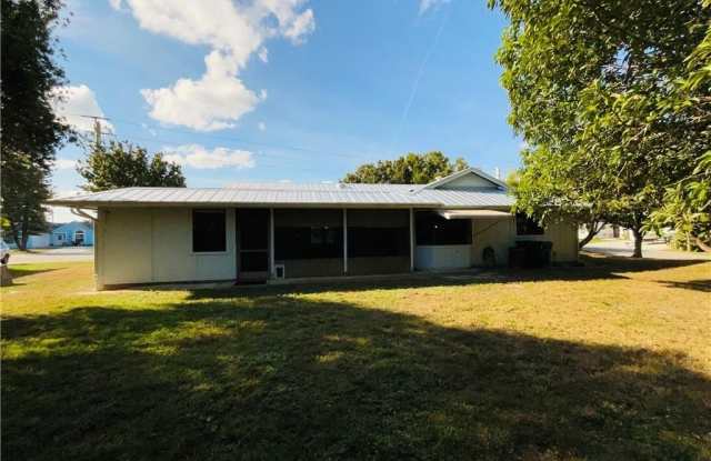 2041 SE Floresta Drive