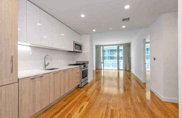 13105 40th Rd Apt 17R